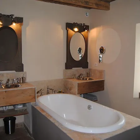 Le Lavoir Du Lauzon Couette-café
