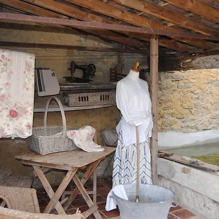 Le Lavoir Du Lauzon Montségur-sur-Lauzon